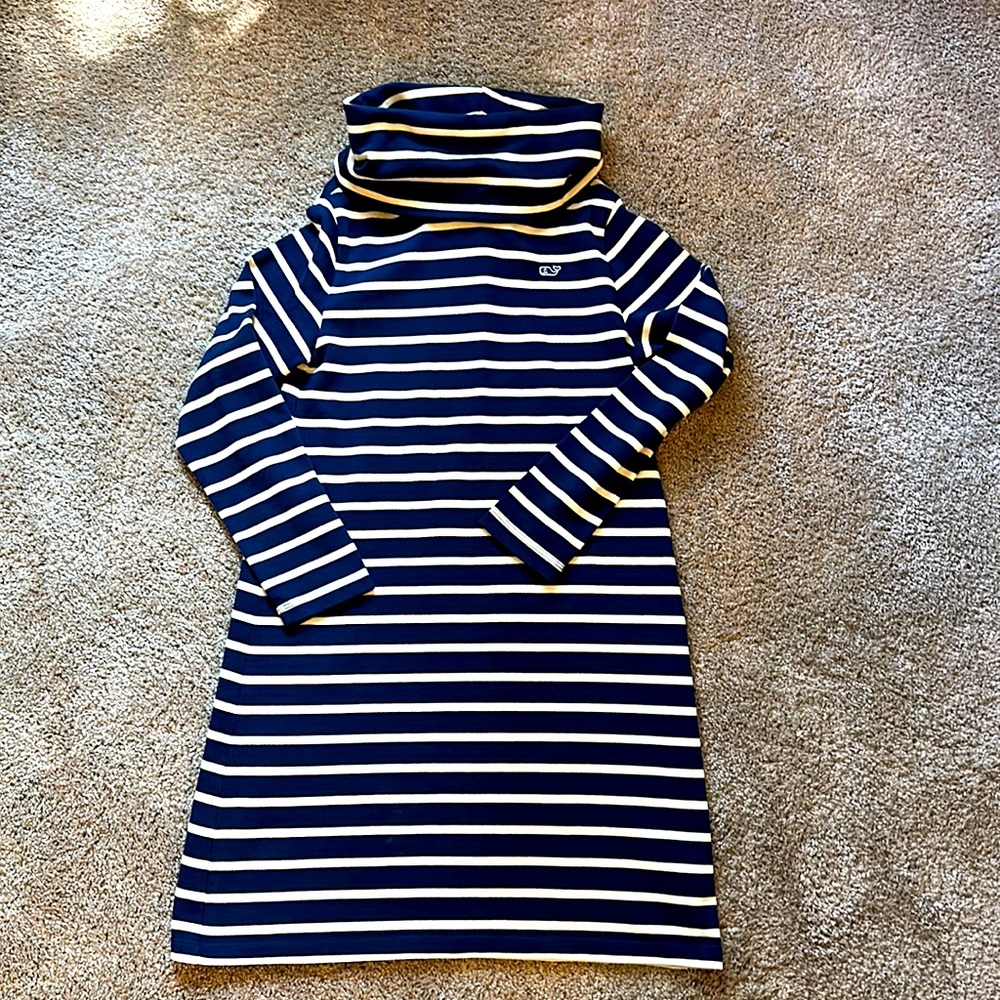 NWT Vineyard Vine dress with mock neck. Adorable!